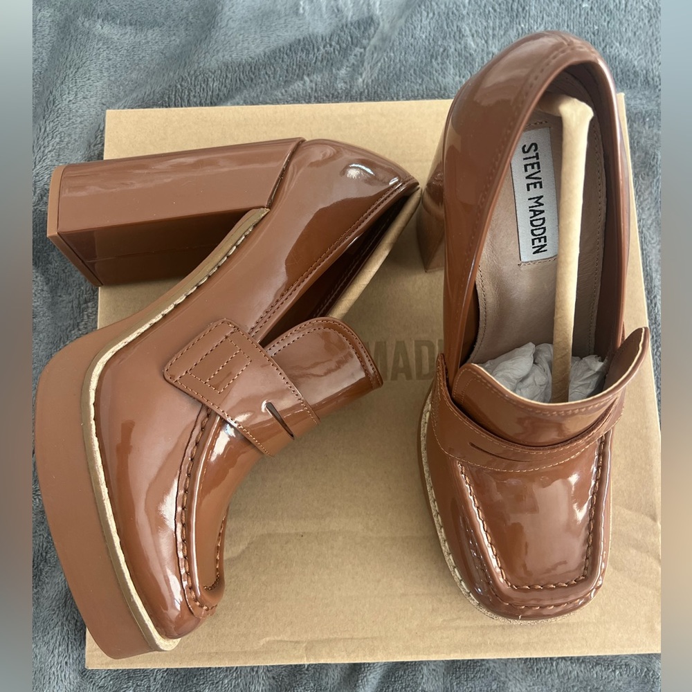 STEVE MADDEN new/never worn cognac patent heeled Randy shoe